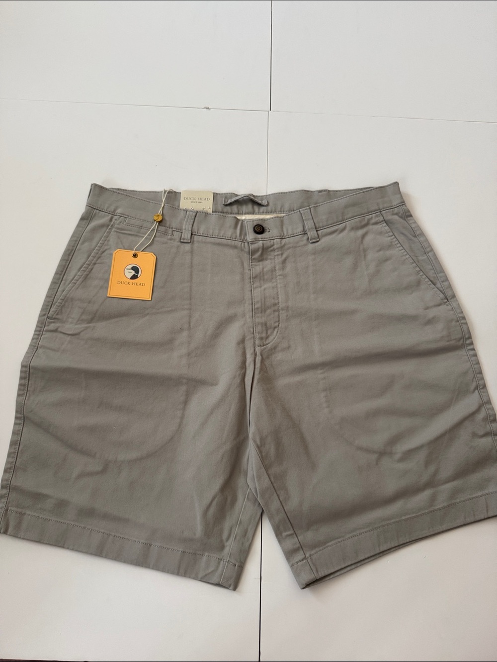 9" Gold School Chino Short